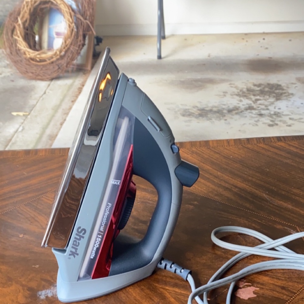 Shark Iron